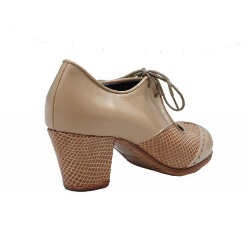 Zapatos Modelo Serpiente ¨a compás¨ Beige Flamencista